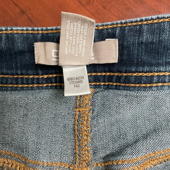 Chico’s Straight Leg Jeans Med Wash Denim Stretch Size 8 Short (Chico’s 1 Short) - Picture 4 of 9